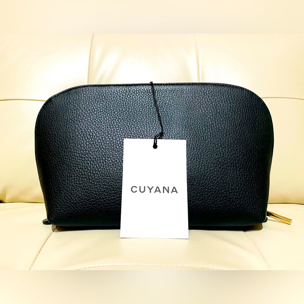 CUYANA BLACK LEATHER PEBBLE TRAVEL ACCESSORY CASE W/GOLD ZIPPER🌟🌟🌟NWT
